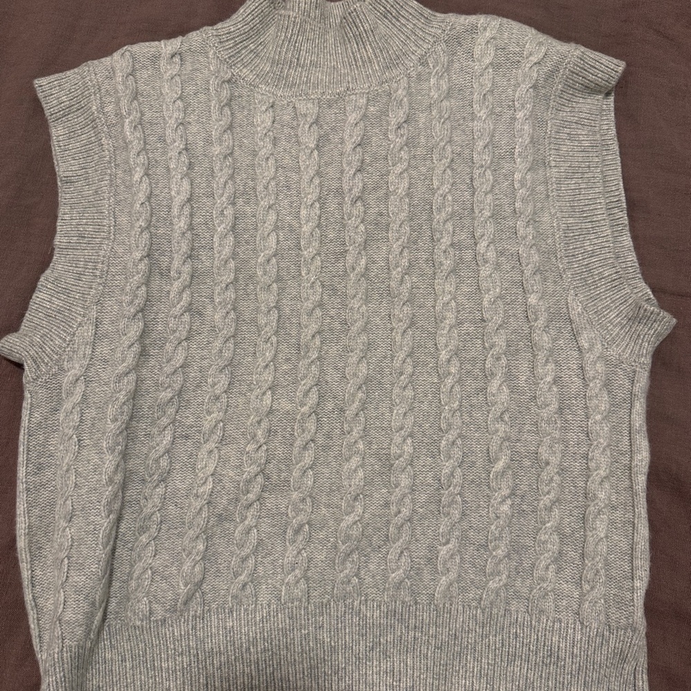 Cupcakes & Cashmere Light Gray Knit Sweater Vest